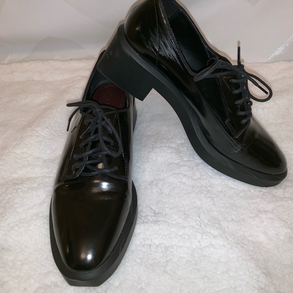 Zara Shoes - ZARA Leather lace-up Oxfords